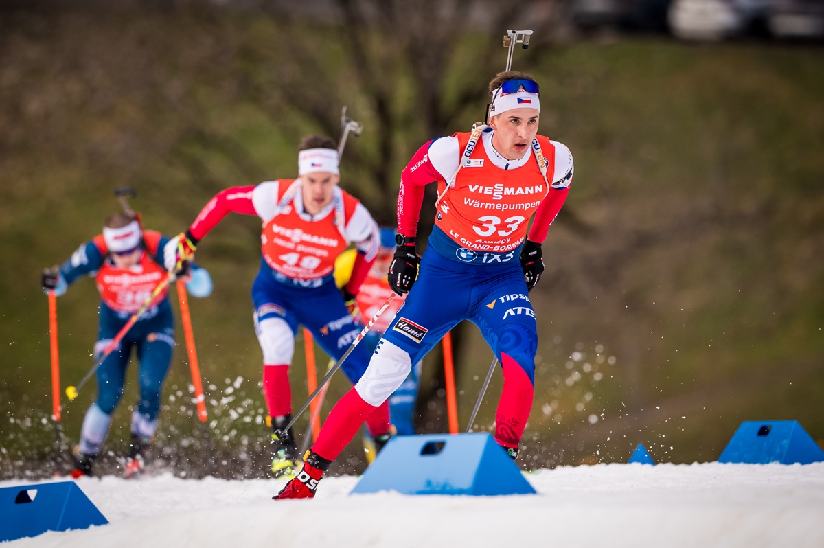 Jonáš Mareček a Mikuláš Karlík, stíhací závod mužů, SP Annecy - Le Grand Bornand 2025